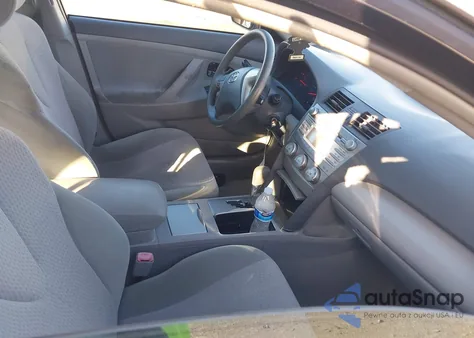 2011 Toyota Camry Le z USA, uszkodzony, nr VIN 4T1BF3EKXBU704264